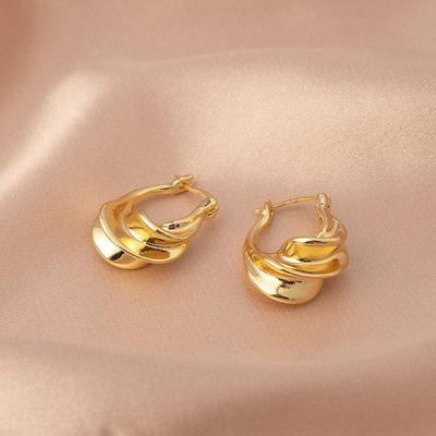 Damskie kolczyki koła z wysokiej półki z francuskimi plisami - nieregularne nausznice z lawy wulkanicznej, prosty i wykwintny design.