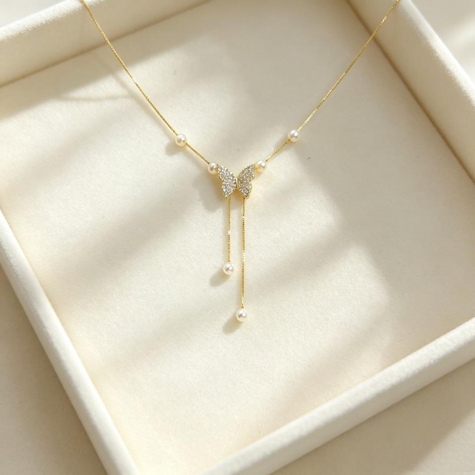 Elegant Sweet Butterfly Necklace: Fresh, Fashionable, Versatile Clavicle Chain for Women