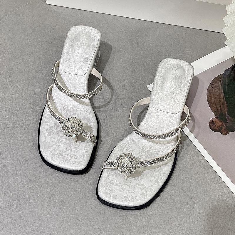 Damen-Sandalen mit dickem Absatz, Sommermode 2025, modischer Feenstil, weiche Sohle, vielseitige französische Sandalen, Flip-Flops