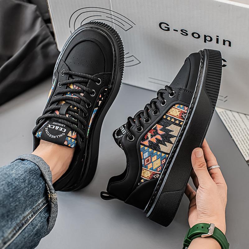 Frühlings-Herrenschuhe neue kleine weiße Board-Schuhe Herren unsichtbare innere Höhenerhöhung vielseitige Herren-Freizeit-Plateauschuhe