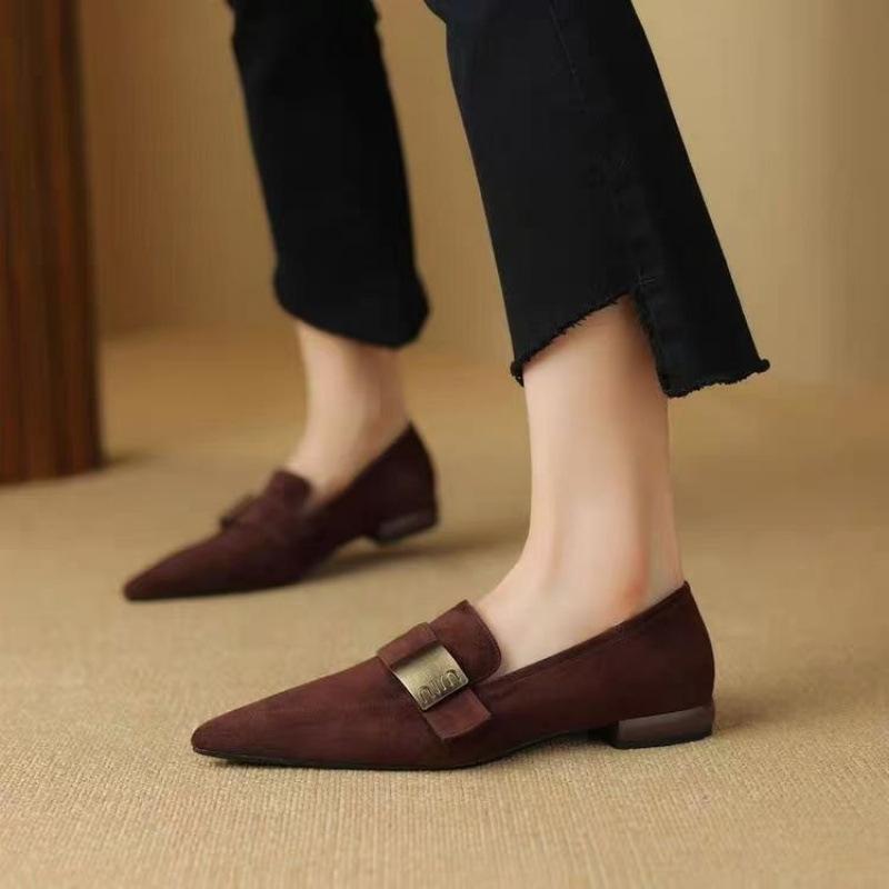 

French deep-mouth single shoes women s spring 2025 pointed-toed low-heeled flats leather thick-heeled frosted leather loafers women 35 коричневый