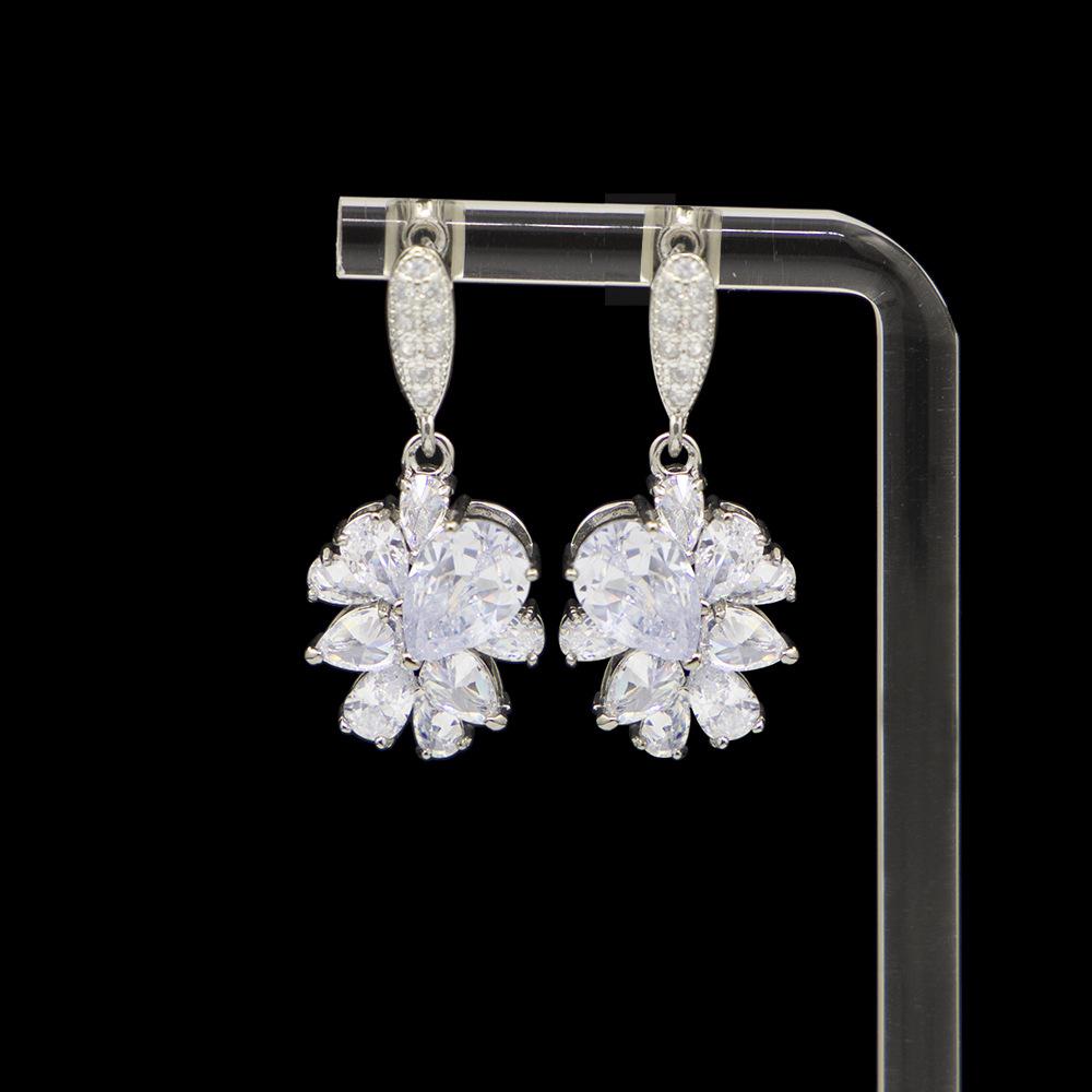 Wassertropfen Blume Zirkon Ohrringe Hohe Qualität und Modische Feenohrringe mit einem Hauch von Luxus