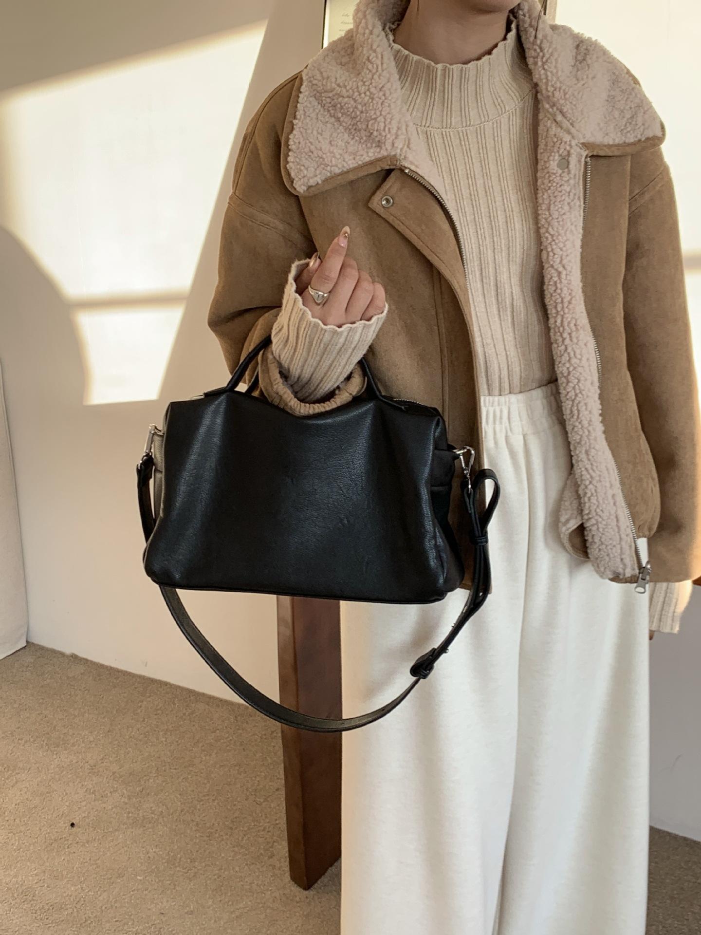 Ins Style Niche Personalized Hand-held Pillow Bag Simple Casual Lychee Pattern Hong Kong Style Versatile Single Shoulder Crossbody Bag чёрный