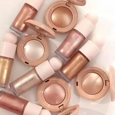 Rare Beauty Rozświetlacz Light Silky Touch Róż w płynie Soft Pinch Rozświetlacz w płynie Positive Light Makijaż z długotrwałą kontrolą sebum