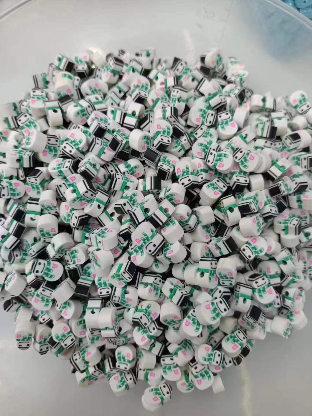 

Мягкие бусины из глины на Рождество: Аксессуары для украшений своими руками и кусочки свободной глины 2