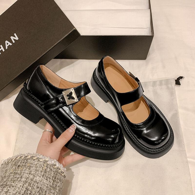 New women's leather fashion single shoes round head thick sole non-slip comfortable sheepskin women's shoes patent leather large size four-seaso