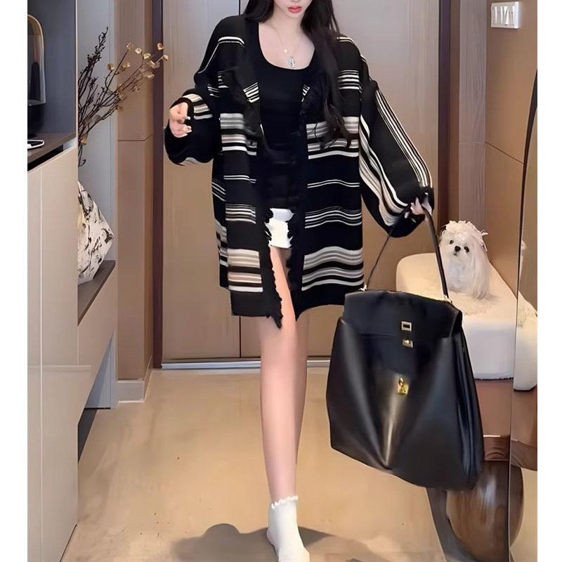 

Осень и зима новый ленивый ветер свободный силуэт с бахромой полосатый контрастный свитер женский вязаный кардиган one size fits all чёрный