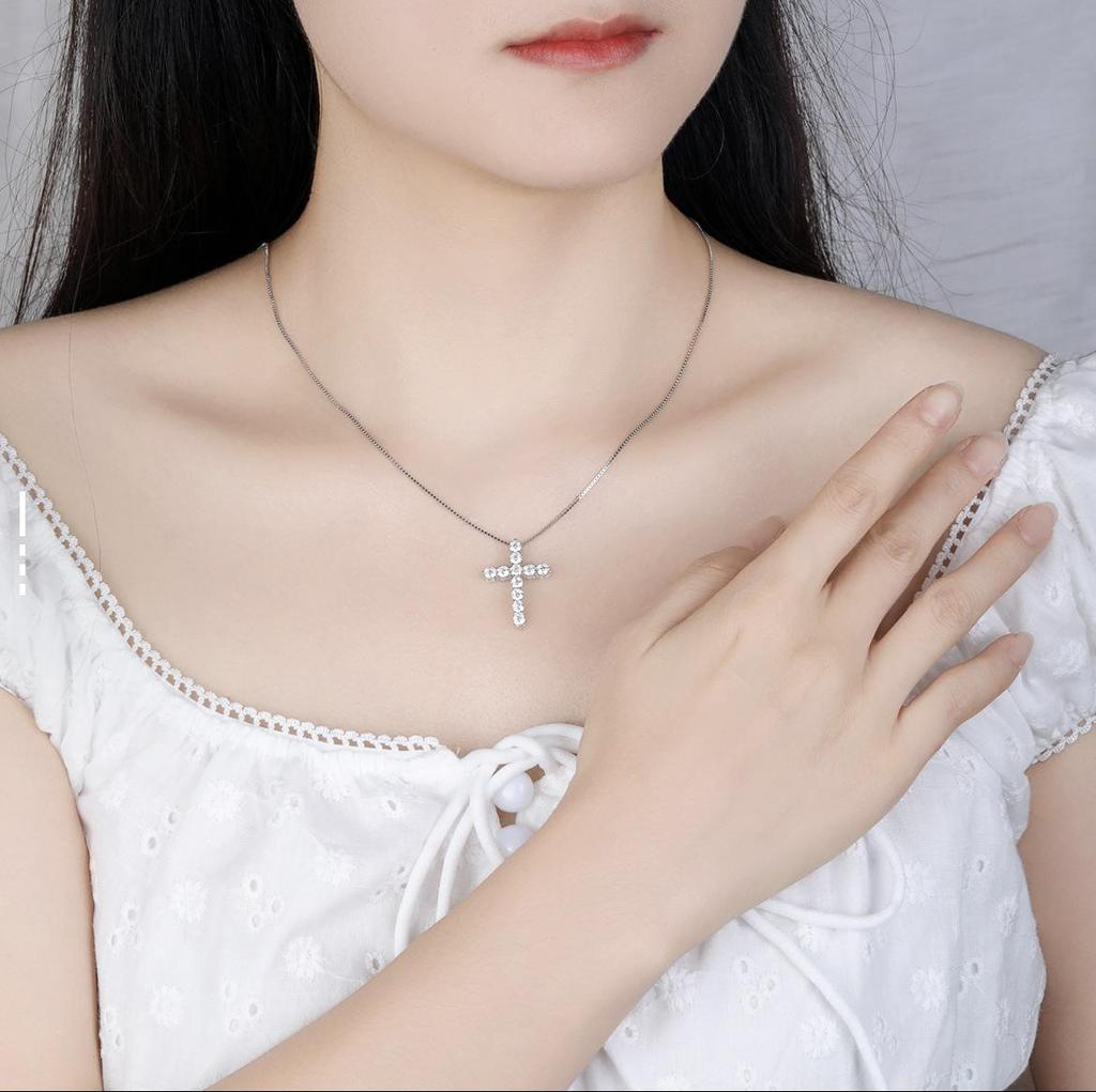 Collana da Donna in Argento Sterling S925 a Forma di Croce con Diamante e Zirconia - Trendy, Brillante, Catena per Clavicola Impilabile.