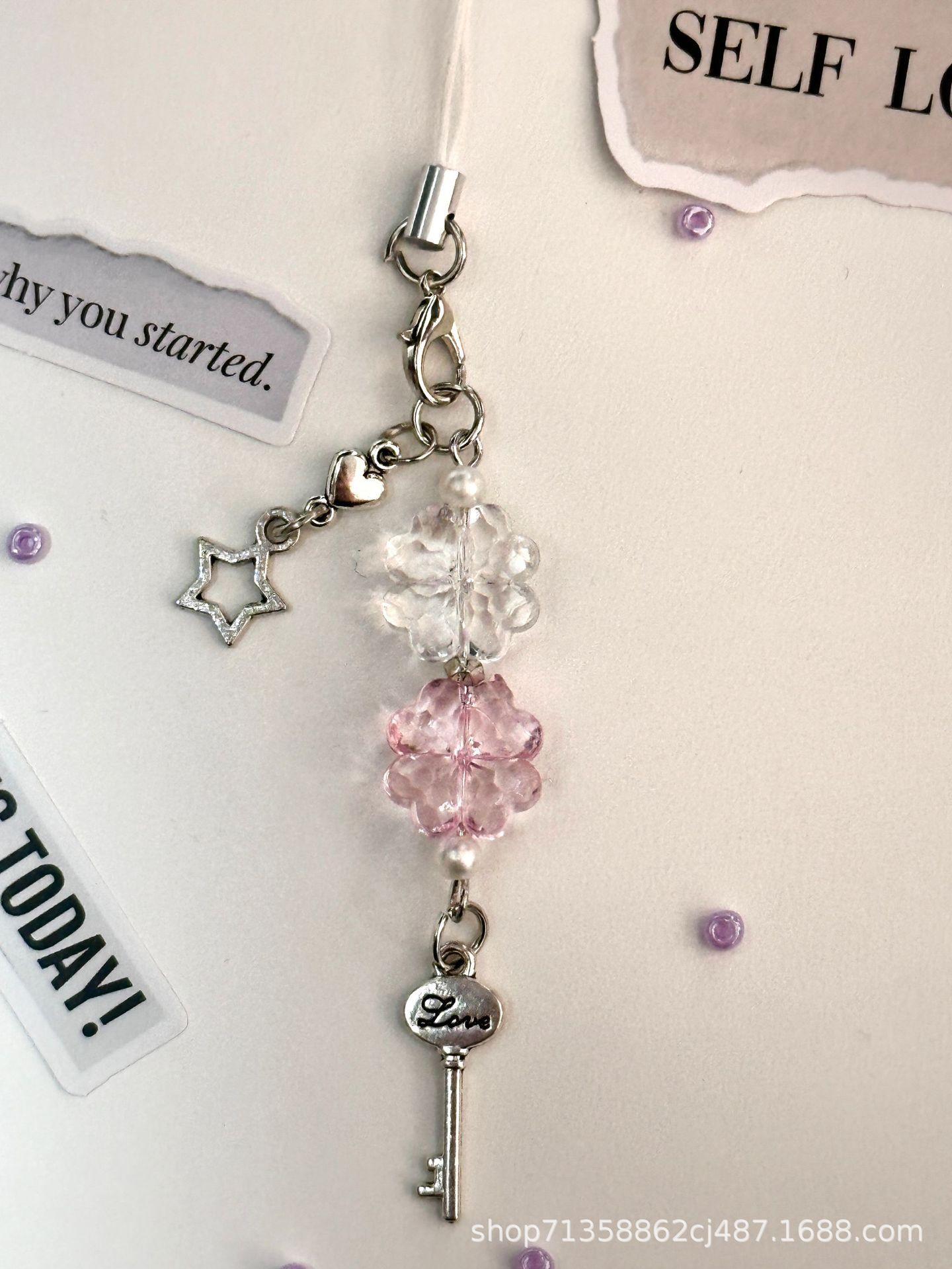 

Crystal Four-leaf Crop Key Chain Creative Ornament Mobile Pendant Lucky Key Chain Beaded Bag Accessories For IPhone For Samsung розовый