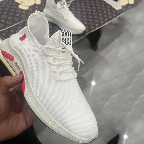 Summer Men's Shoes Breathable and Fashionable Korean Version Versatile Sports Shoes Lightweight and Odorproof Soft Soled Student Running Shoes