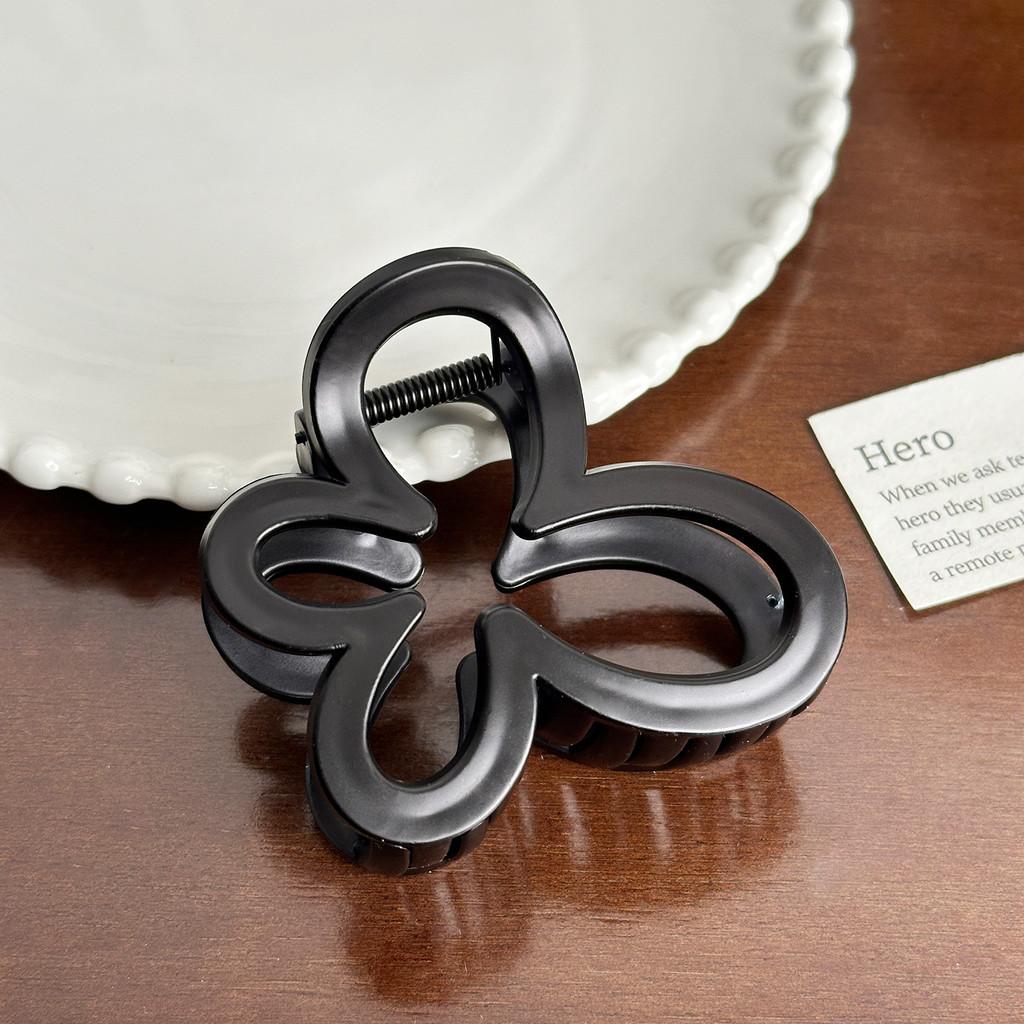 Trendy Vibrant And Butterfly Claw Clip For Women Enhancing Casual And Styles Formal