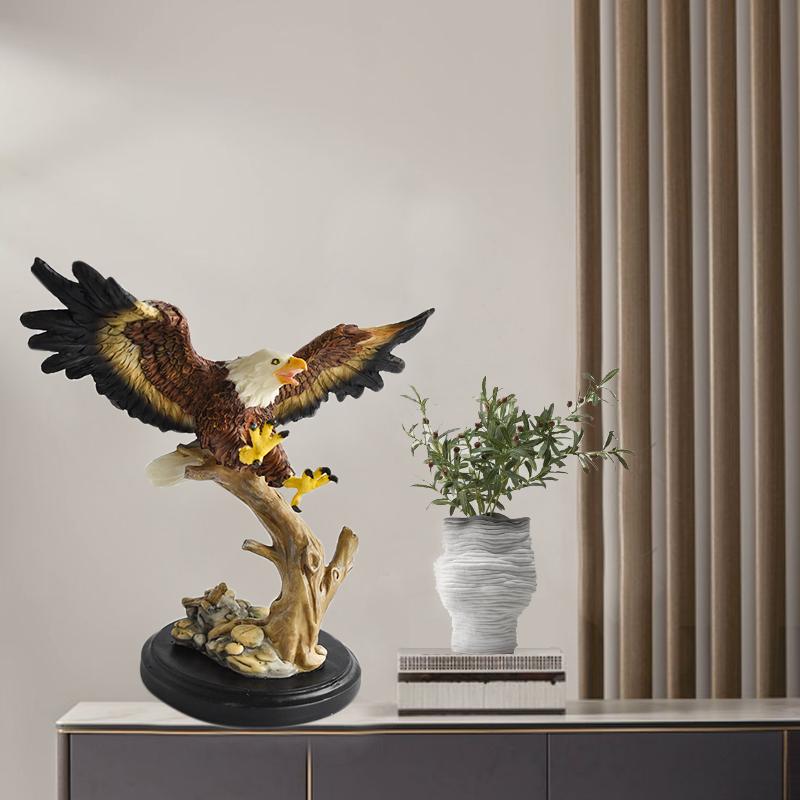Chinese Style Simulated Eagle Ornaments Resin Decoration for Home Living Room Wine Cabinet Foyer Office Crafts