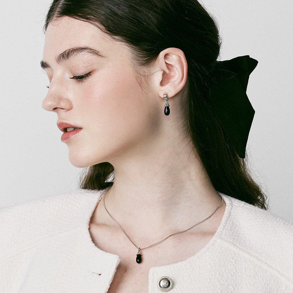 Ornament Drop Necklace_Vh249One002M