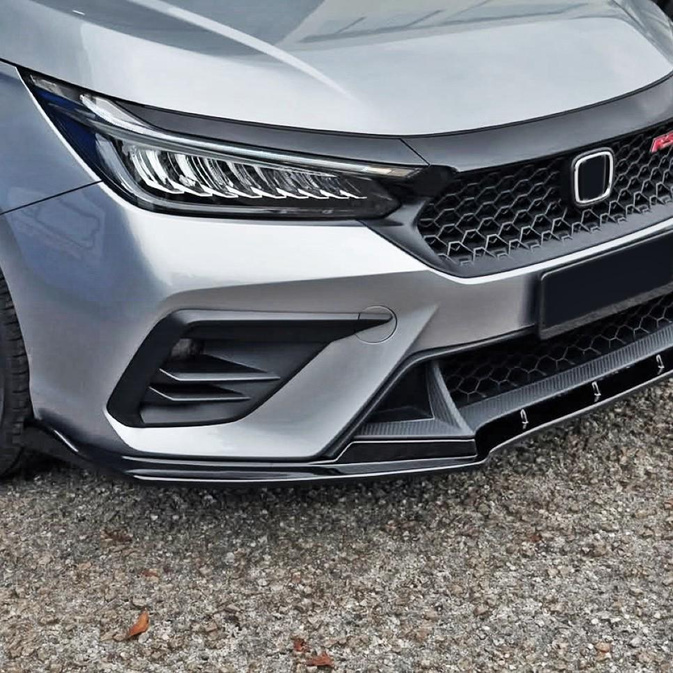 Honda Fit Hatchback RS Style Body Kit: Includes Front Lip, Bumper Top Spoiler, Rear Spoiler, Side Skirts, and Grille for 2024 Model.