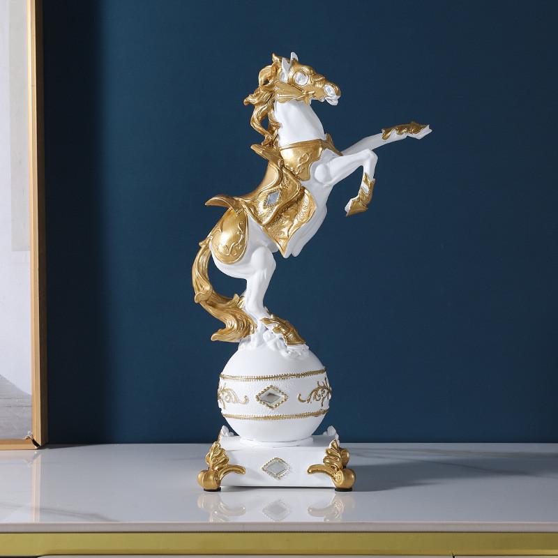 Elegant Horse Resin Statue For Office Decor Modern Art Gift For Special Occasion