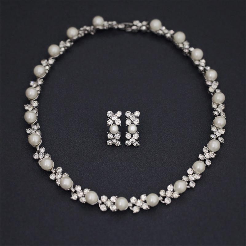 

Сверкающее бриллиантовое жемчужное цветочное ожерелье, серьги-гвоздики, комплект свадебных аксессуаров, комплект из двух предметов серебряный