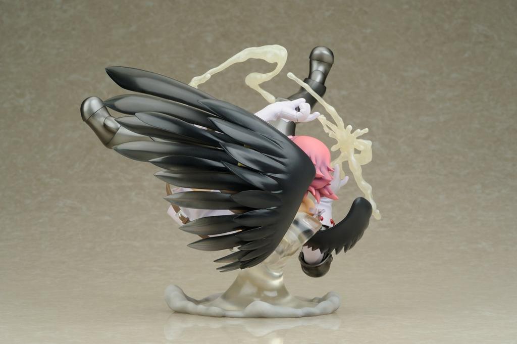 Blade Angel of Light Nanael 2P Color Scale PVC Queen's Ver. (1/6 Pre-painted Figure)