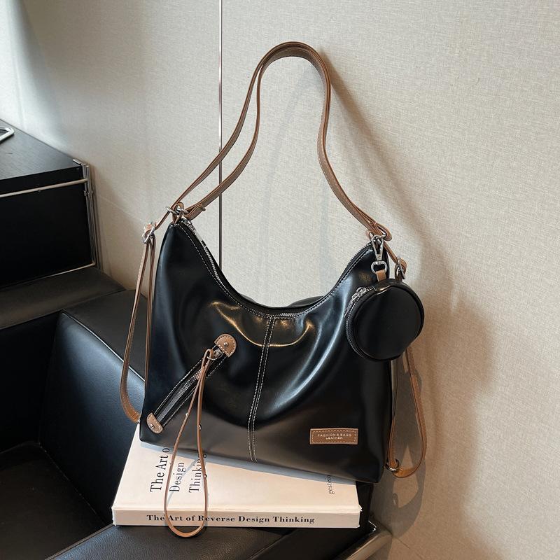Niche design sense locomotive style cool soft leather double shoulder tote bag fashionable versatile large capacity shoulder messenger bag women