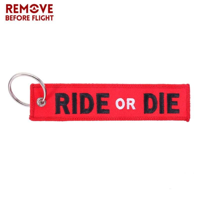 Entfernen Sie den Schlüsselanhänger „WAS DO WE SAY TO THE GOD OF DEATH“ vor dem Flug