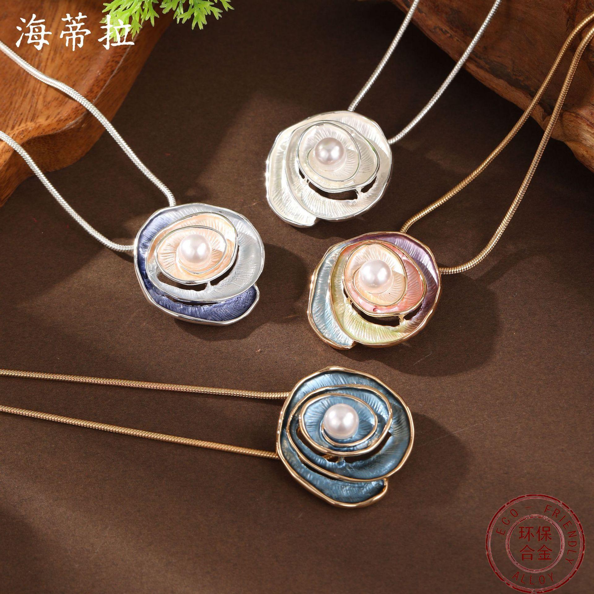 

Enamel pearl inlaid rose pendant, high-end women s versatile rose neck necklace