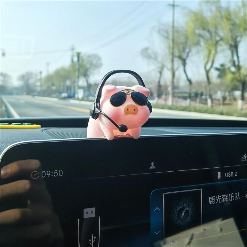 Cute Pig with Glasses Car Pendant Auto Rearview Mirror Pendants Swing Pig Coche Interior Decoraction Accessories Creative Gift