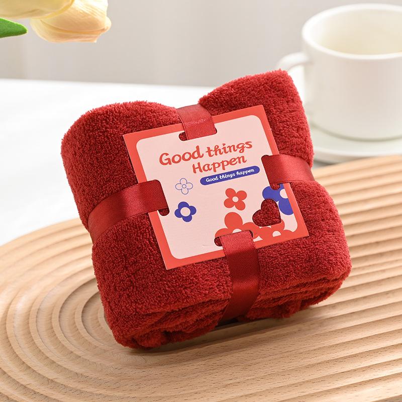 Towel Souvenir Coral Velvet Wedding Gift Box with Square Towels for Wedding Holiday Gifts