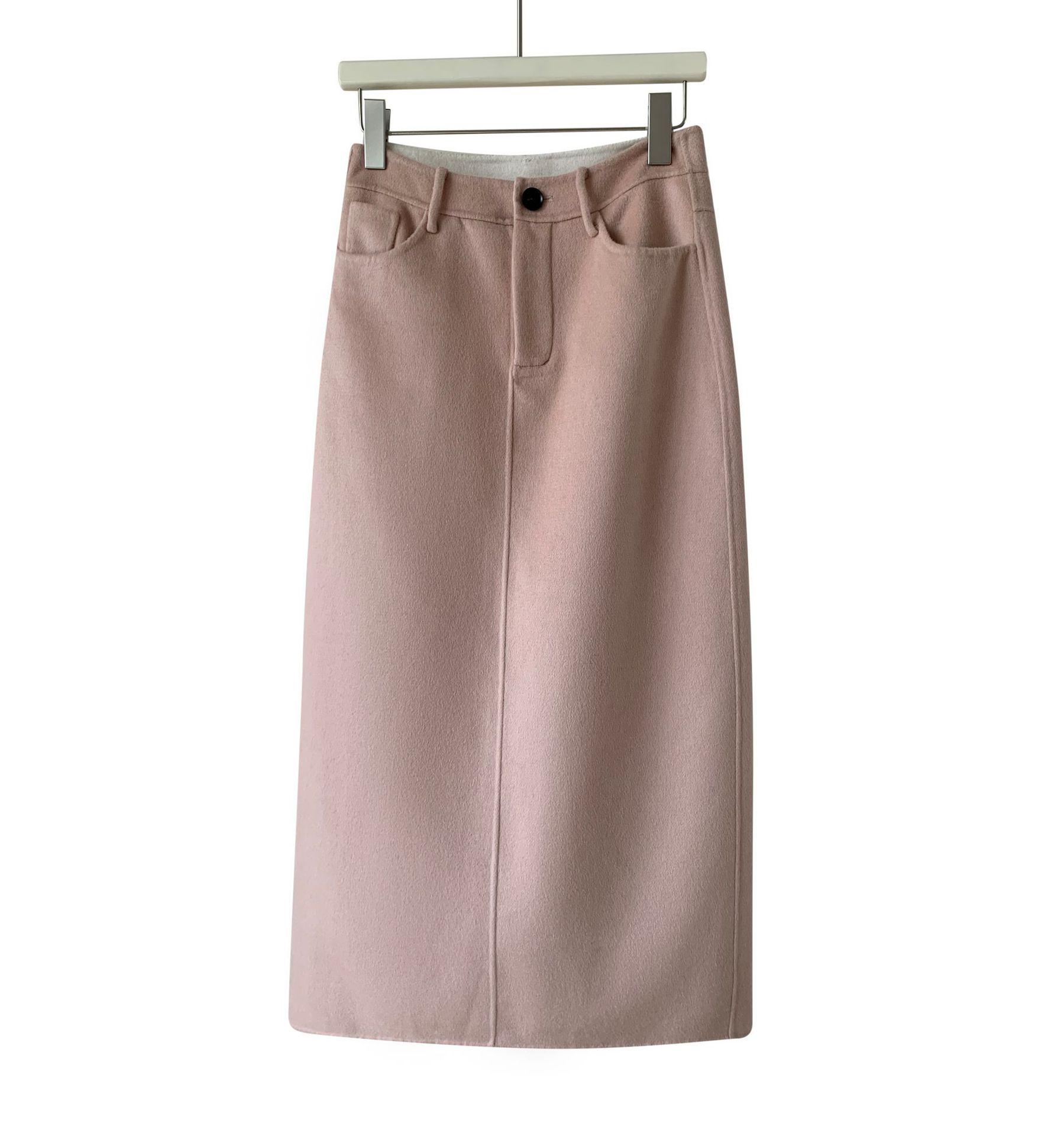 

Юбка миди с разрезом из двухсторонней шерсти на осень/зиму 2023 M