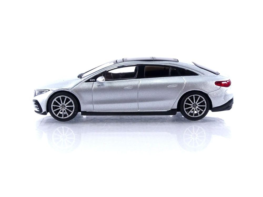 TrueScale Miniatures MINI GT 164 Mercedes-Benz EQS 580 4MATIC High Tech Silver Metallic (Left-hand drive) Finished product