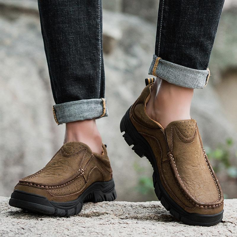 Plus Size 46 Leather Casual Shoes Men's Outdoor Sports Climbing Shoes Wear Sleeve Feet Middle-Aged Father Shoes
