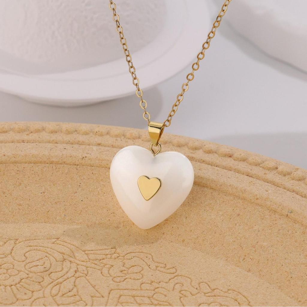 Cross-border Trendy Heart-shaped Golden Jade Necklace - European and American Light Luxury Style
