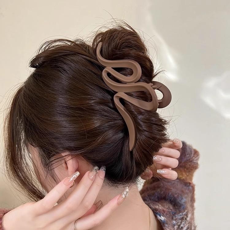 2025 Matte Wave Large Hair Clip for Women – High-End Shark Claw Accessory