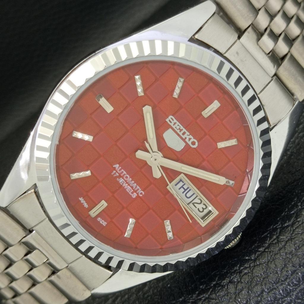 

REFURBISHED AUTOMATIC SEIKO 5 MENS WATCH JAPAN MADE RED DIAL CUSTOM a440035-2 QV90-a440035
