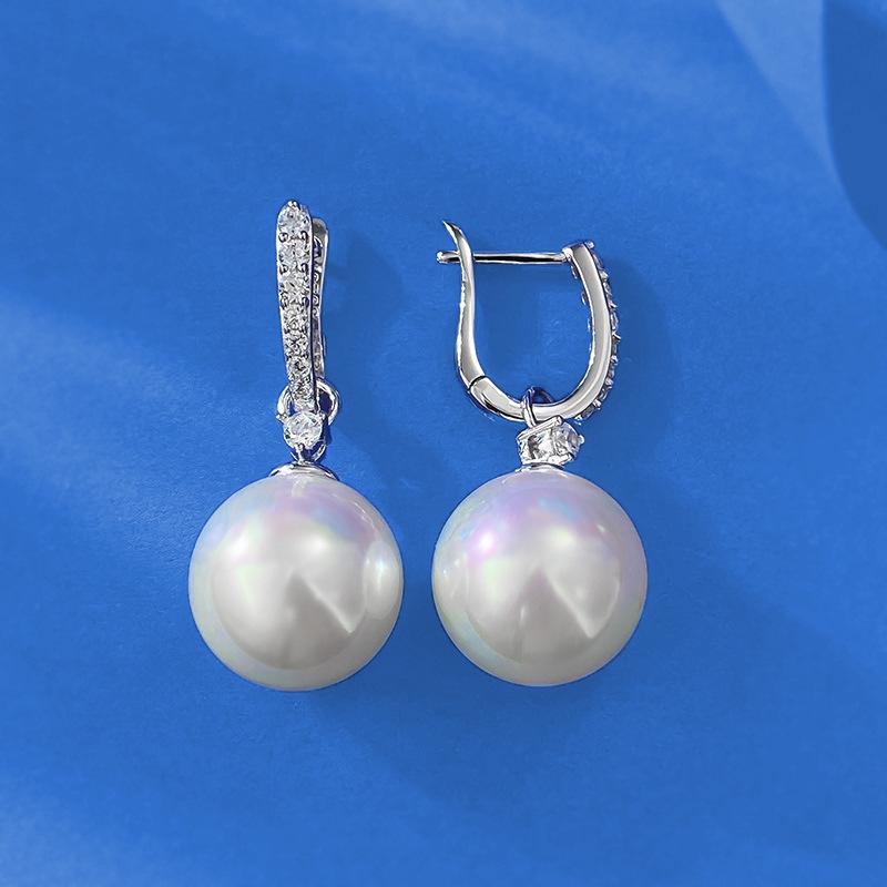 Hui Zhiyi 2024 Shell Pearl 13mm Stud Earrings in 925 Silver for European & American Fashion