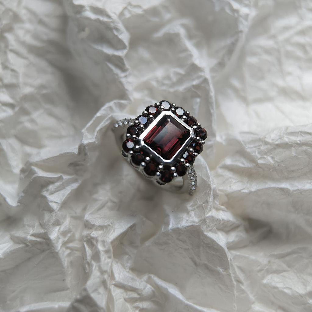 Серебряное кольцо с натуральным гранатом 5.492ct, вес изделия 5,68 гр (2181378)