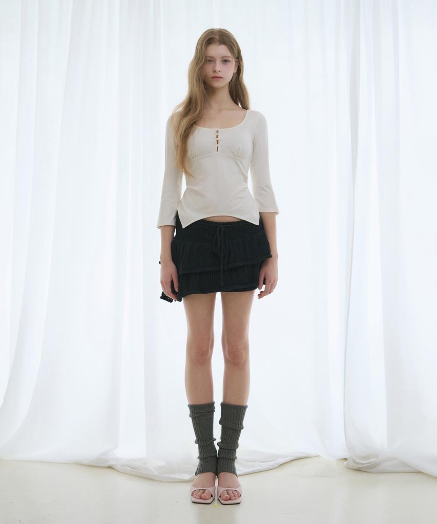 Leijeumiya Arin Silky Slim Top [Ivory]