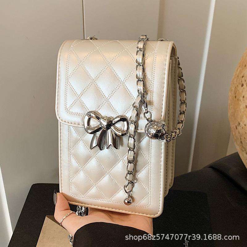 Xiaoxiangfeng diamond chain small bag girls 2025 new Korean version niche versatile mobile phone bag commuter messenger bag