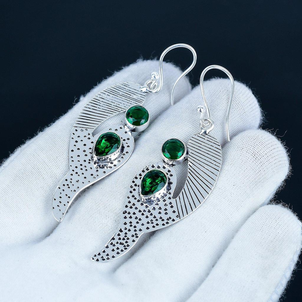 Zierliche grüne Turmalin Edelstein Ohrringe, 925 Sterling Silber Ohrringe, handgemachte Boho Silber Schmuck Ohrhänger, Verlobungsgeschenk