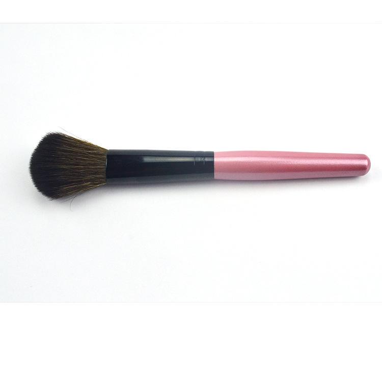 Wavy Silk Nylon Makeup Brush with Solid Wood Handle - Powder & Blush Tool, Logo Customization Available