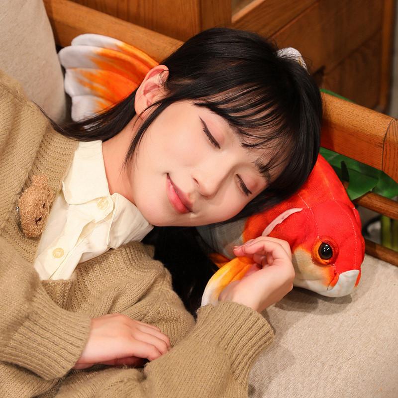50cm Gerçekçi Japon Balığı Peluş Dolgulu Büyük Uzun Kuyruklu Sevimli Taklit Deniz Hayvanı Tombul Yumuşak Yastık Hayvanat Bahçesi Park Hatırası