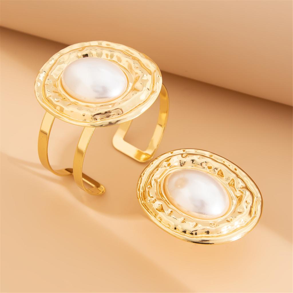 Elegant Oval Bracelet and Ring Set Exaggerated Jewelry Fashionable Women Accessories for Daily Wear Or Evening Parties