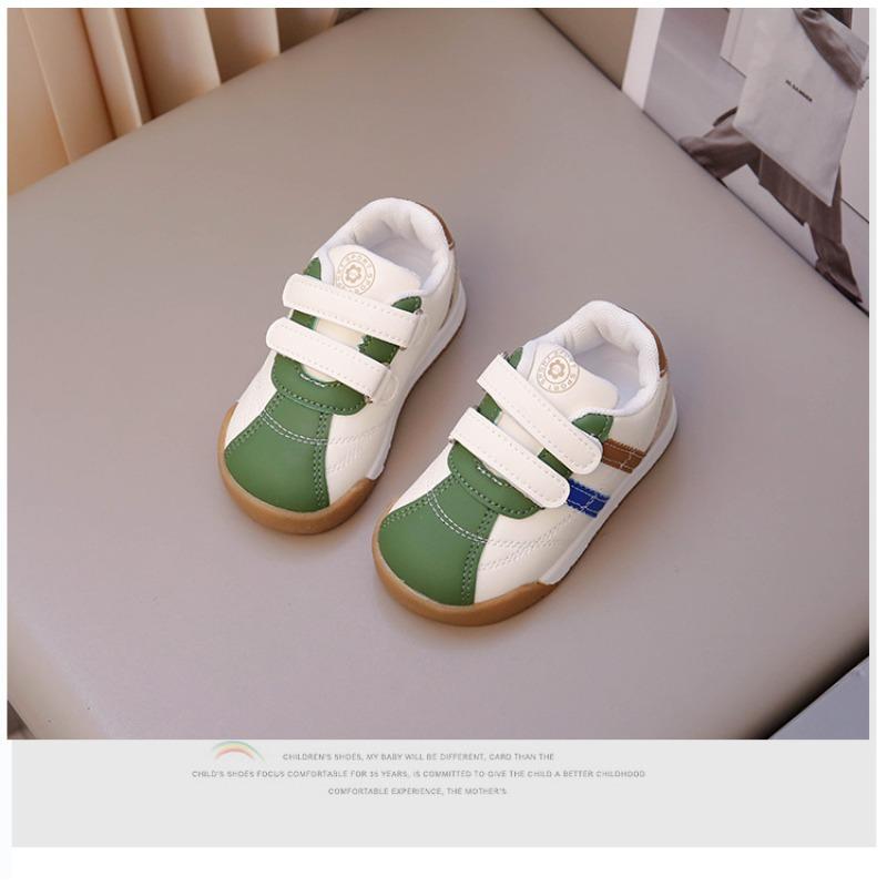 Kinder Freizeitschuhe Frühling und Herbst neue Kleinkindschuhe Jungen Baby weiche Sohle rutschfest Forrest Gump Schuhe Jungen weiße Schuhe Trend