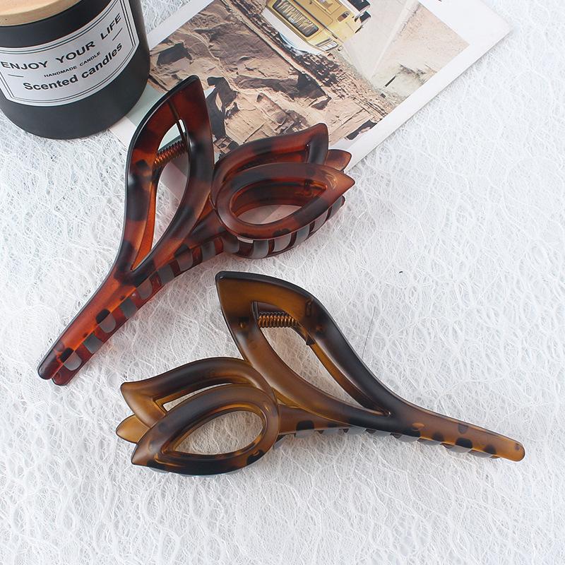 Tulip Frosted Tortoiseshell Hair Clip: Elegant Autumn Hair Accessory for Women