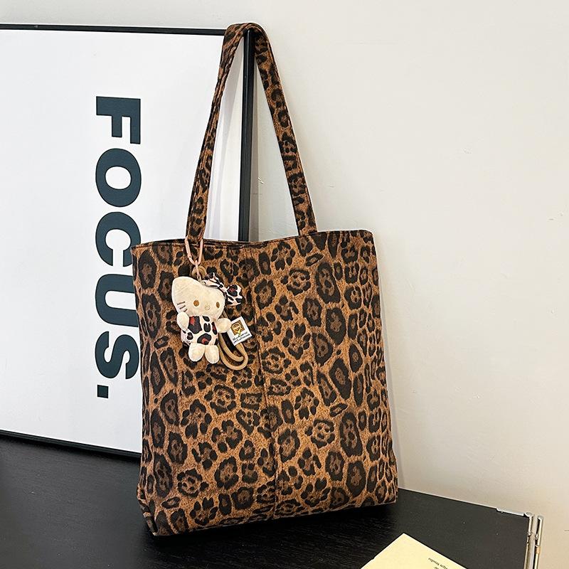 Korean retro leopard print large-capacity tote bag women's 2025 early autumn new matte fashion shoulder armpit bag