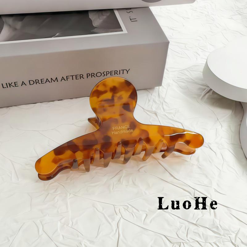 Luohe Jewelry French Acetate Large Claw Clip for Women - Melaard Style High-End Temperament Shark Clip