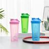 Tragbare Proteinpulver-Shaker-Flasche, 600 ml, auslaufsichere Wasserflasche für Fitnessstudio, Fitnesstraining, Sport-Shaker-Mixbecher mit Skala