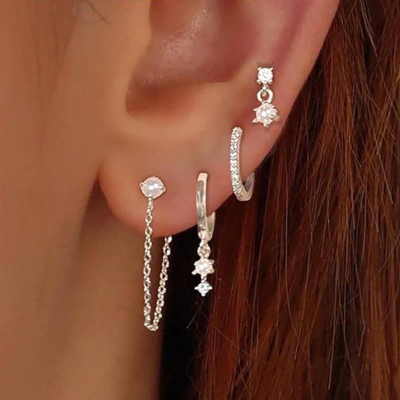 

4PCS Chain Huggie Earring Set For Women Fashion Flower Tragus Hoop Earrings Bulk Cartilage Piercing Helix Jewelry Lobe Earing