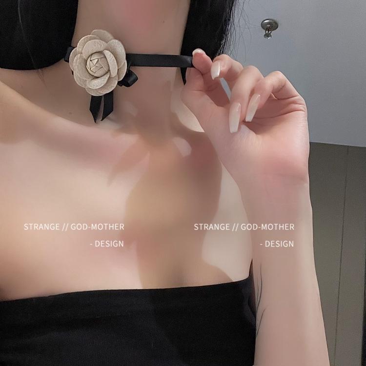 Trending Women's Leather Choker Necklace with Letter Stitching - Light Luxury & Cool Style Clavicle Chain Hot Girl Accessory.
