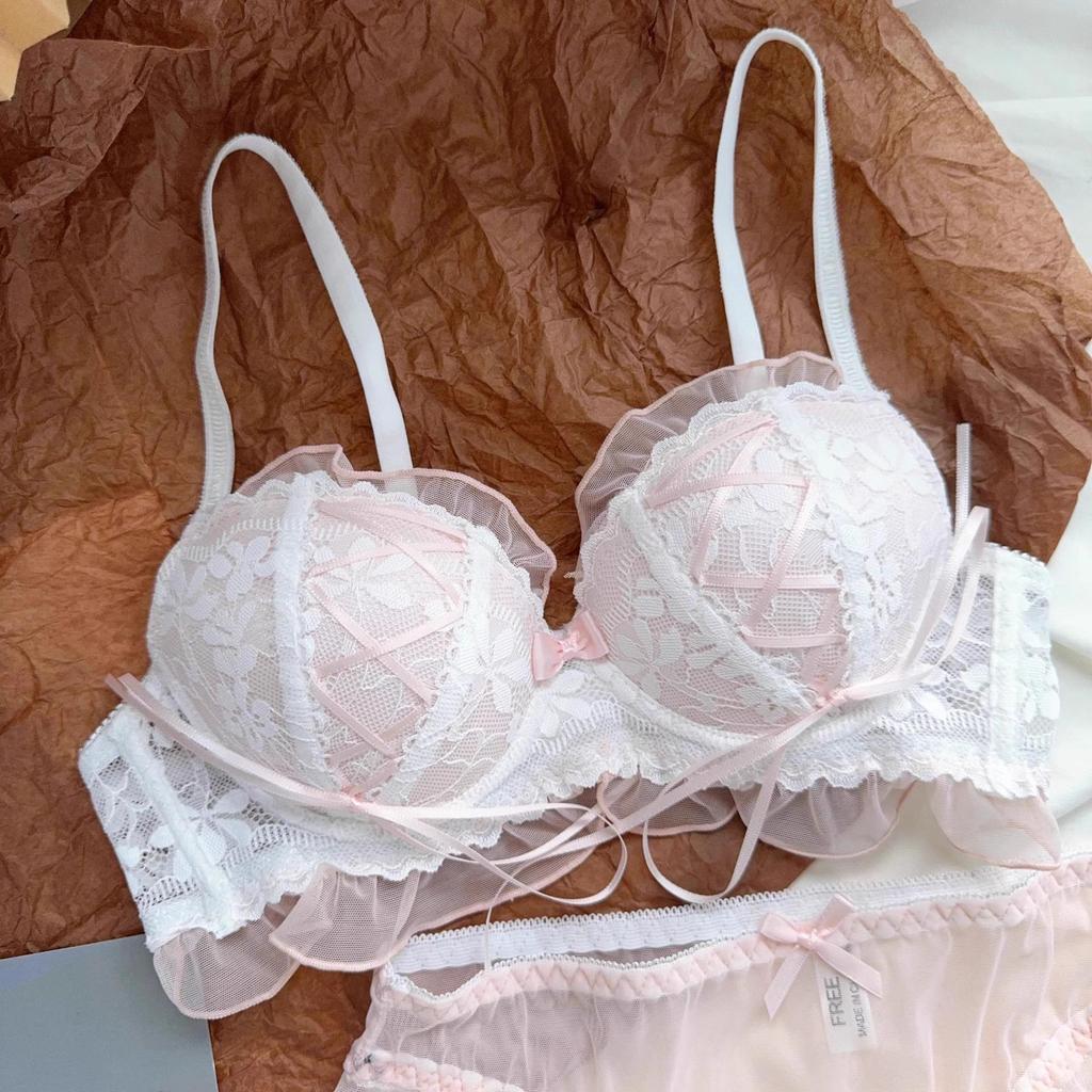 Japonská šněrovací podprsenka Lolita bez kostic pro malý hrudník