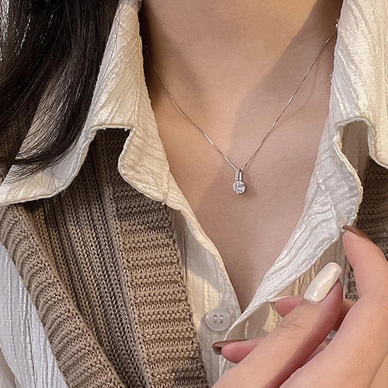Silver Color Small Single Rhinestone Zircon Pendant Necklace for Women Simple Clavicle Chain Trend Gorgeous Gift Party Jewelry