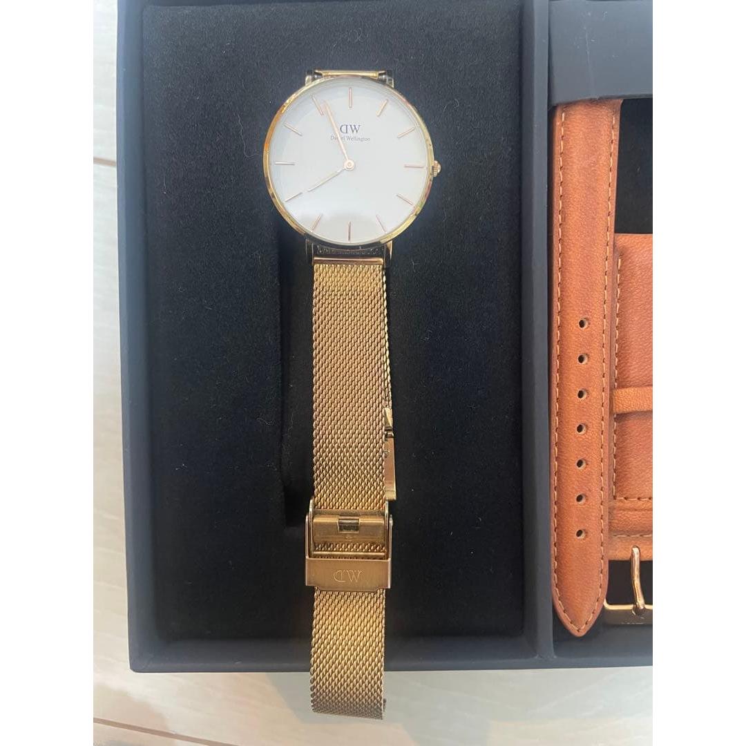 Used Daniel Wellington watch with replacement strap